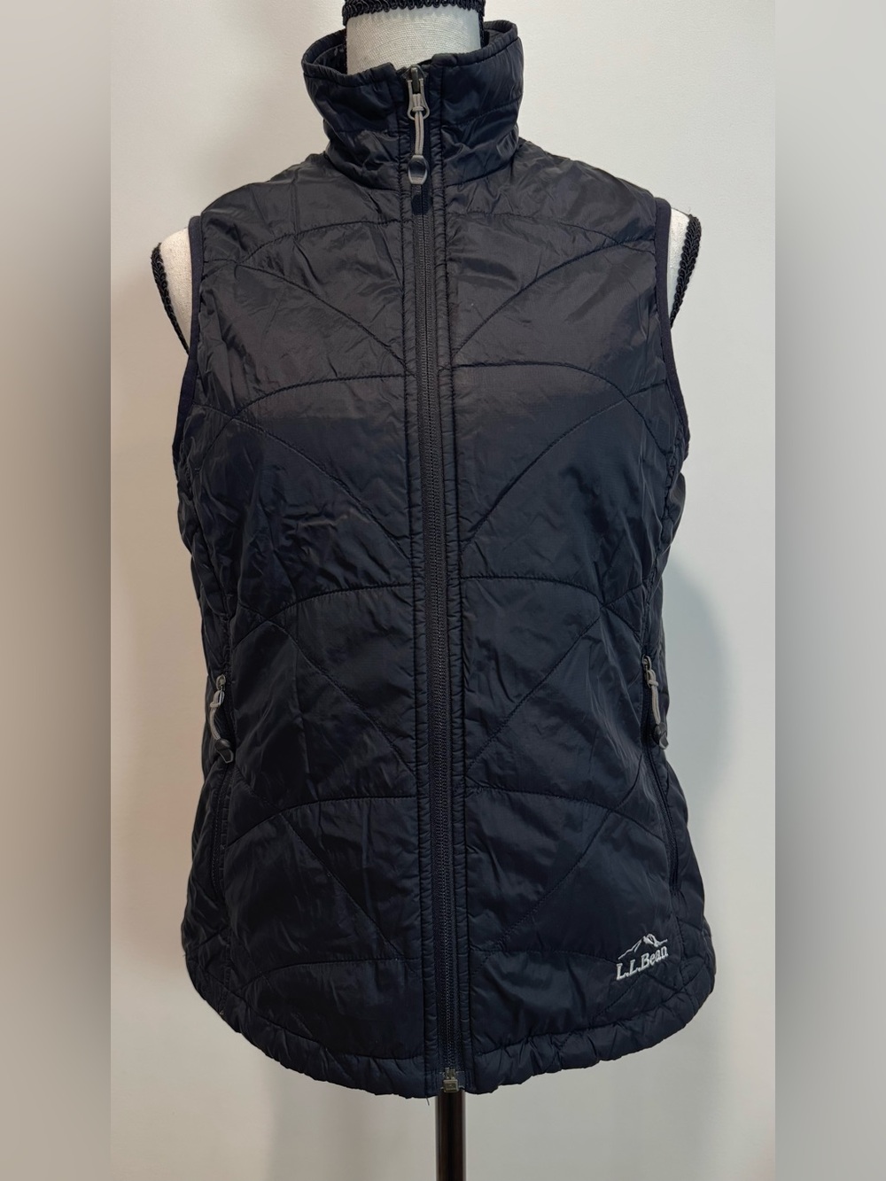 L.L.Bean PrimaLoft Quilted Vest Women XS Petite Black Full Zip Insulated